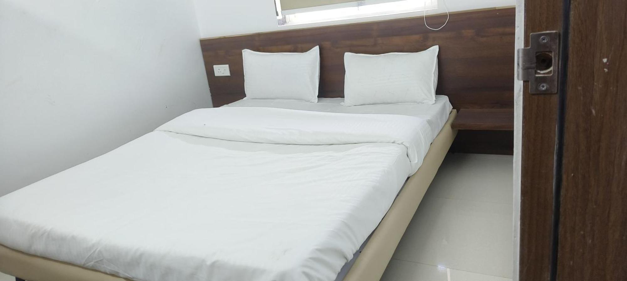Hotel Royal Night Daman Dış mekan fotoğraf