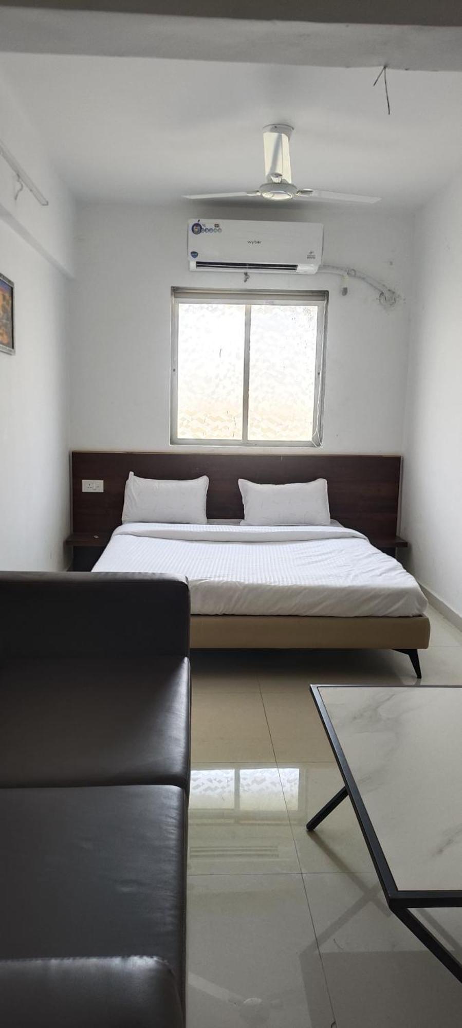 Hotel Royal Night Daman Dış mekan fotoğraf